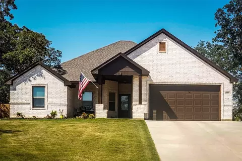 301 Titus Dr, Springtown, TX 76082