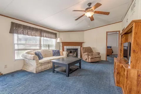 638 Coyote Trl, Rhome, TX 76078