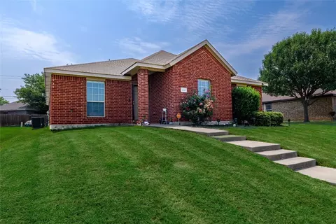 1217 Beeblossom Dr, Desoto, TX 75115