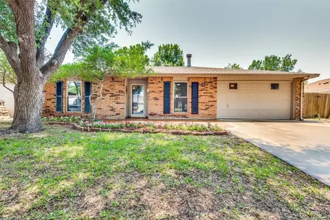 313 Clearwood Dr, Grand Prairie, TX 75052