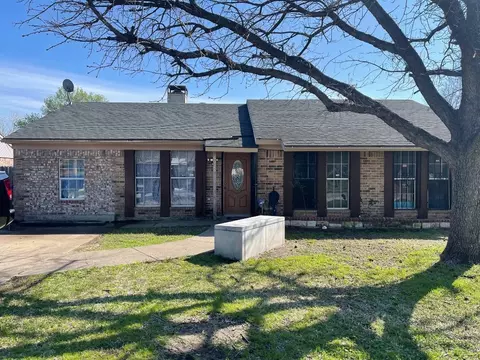 6928 Woodhill Rd, Dallas, TX 75217