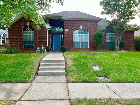 2216 Swallow Ln, Lewisville, TX 75077