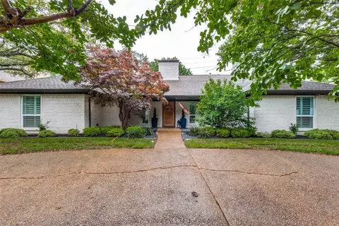 9015 Drumcliffe Ln, Dallas, TX 75231