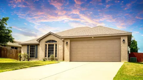 611 E Sheila Cir, Joshua, TX 76058