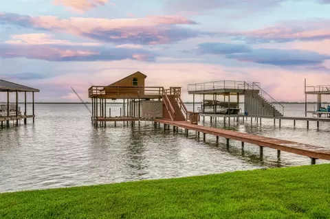 179 Shoreline Dr, Star Harbor, TX 75148