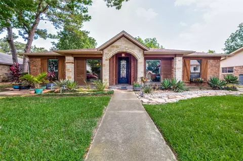 3105 Teakwood Dr, Bedford, TX 76021