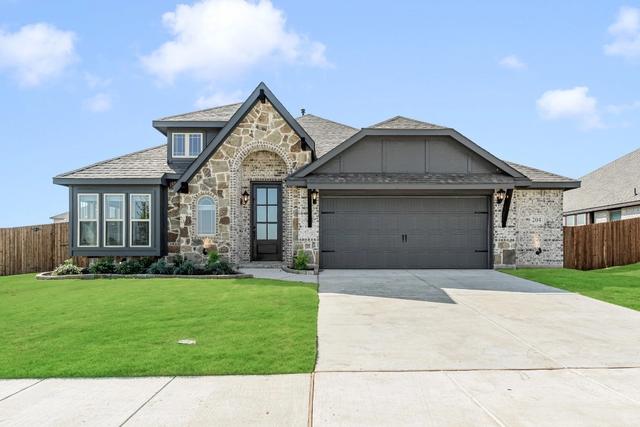 204 Claywood Dr, Glenn Heights, TX 75154
