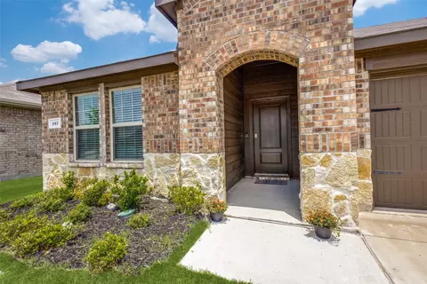 157 Silver Charm Ln, Caddo Mills, TX 75135