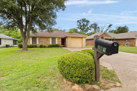 207 Willana Ct, Cleburne, TX 76033