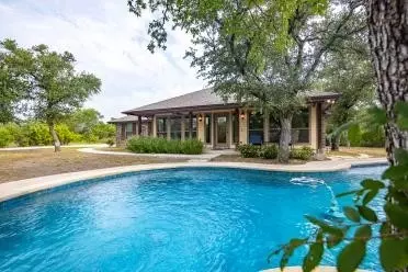 7525 High View Rd, Weatherford, TX 76085