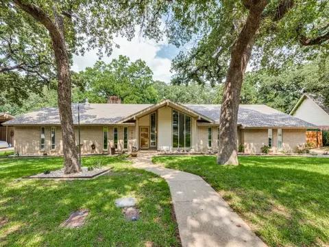1810 Raydon Dr, Arlington, TX 76013