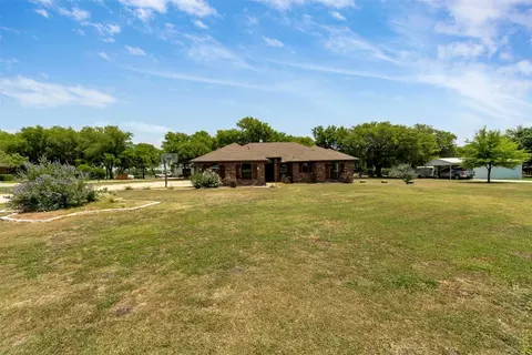 1870 Ripy Rd, Krum, TX 76249