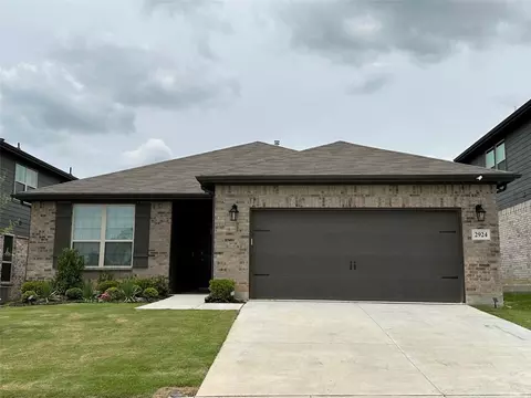8204 Tomcat Trl, Godley, TX 76044