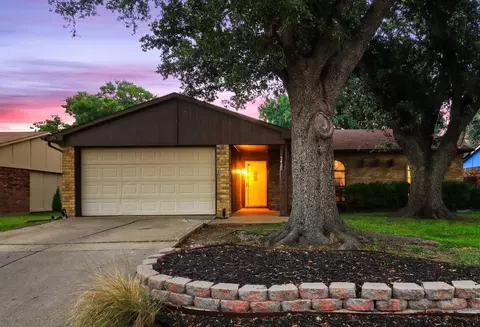 5429 Baker Dr, The Colony, TX 75056