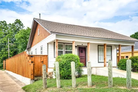 1023 S Beacon St, Dallas, TX 75223