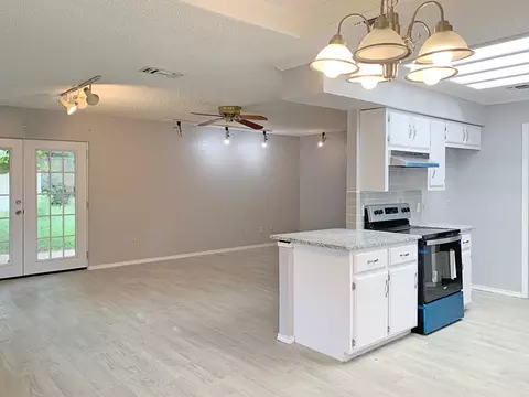 403 Dow Ross Blvd, Duncanville, TX 75116