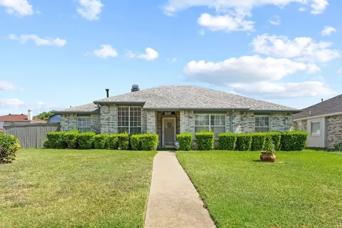 801 Moore St, Cedar Hill, TX 75104