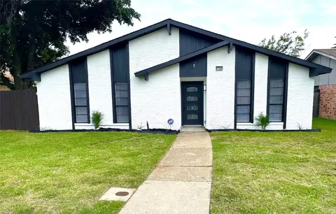 6208 Cedar Ln, Rowlett, TX 75089
