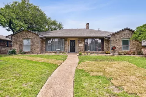 2411 Silver Holly Ln, Richardson, TX 75082