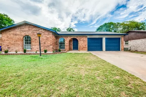 6617 Bernadine Dr, Watauga, TX 76148