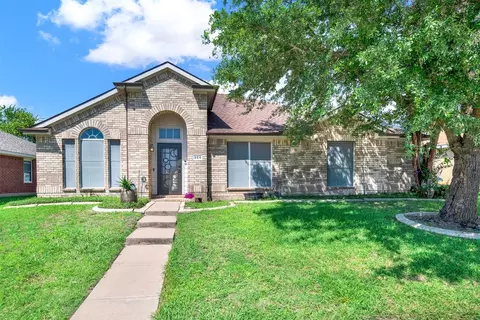 205 Buffalo Creek Dr, Desoto, TX 75115