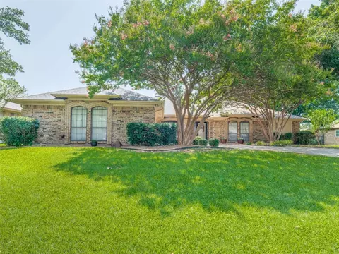 4641 Hillside Dr, North Richland Hills, TX 76180