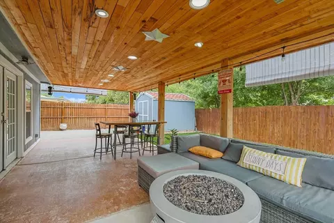 9904 Pilot Point St, Fort Worth, TX 76108