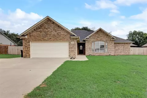 409 Edgewood Ter, Boyd, TX 76023