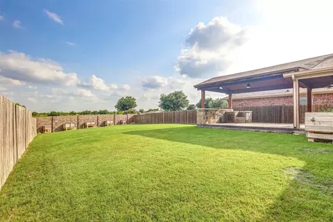 1017 Rising Moon Dr, Haslet, TX 76052