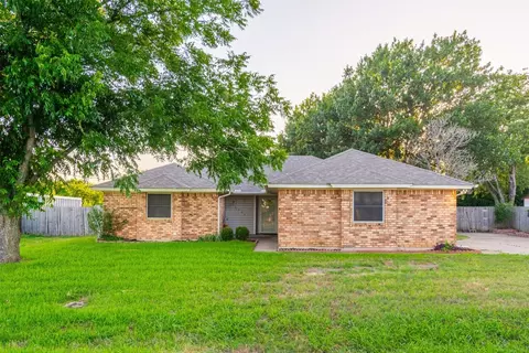 10904 Brownfield Dr, Burleson, TX 76028