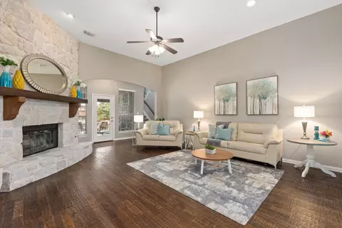 9105 Gavin Rd, Lantana, TX 76226