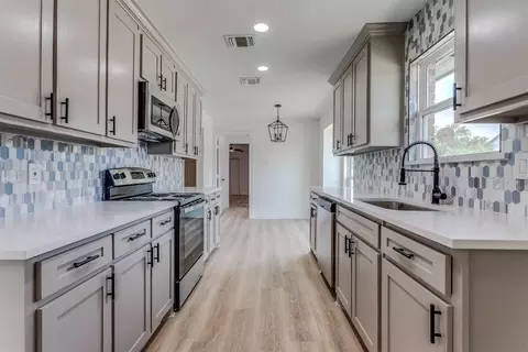 4821 Olympia Dr, Mesquite, TX 75150