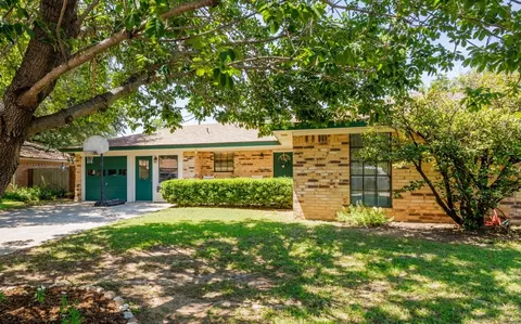 3607 Surrey Ln, Brownwood, TX 76801