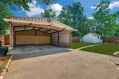 828 Helen Dr, Bedford, TX 76022