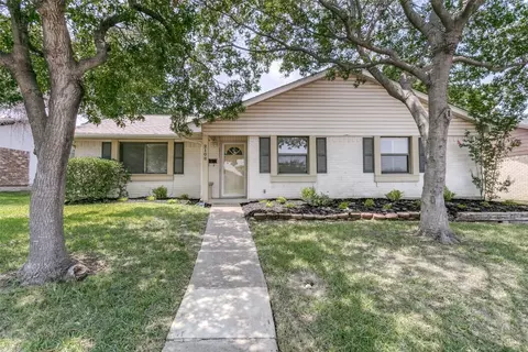 2108 Cedarcrest Dr, Carrollton, TX 75007