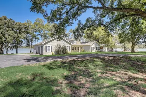 7412 Love Cir, Fort Worth, TX 76135