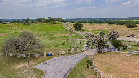 16751 E Fm 1188, Bluff Dale, TX 76433