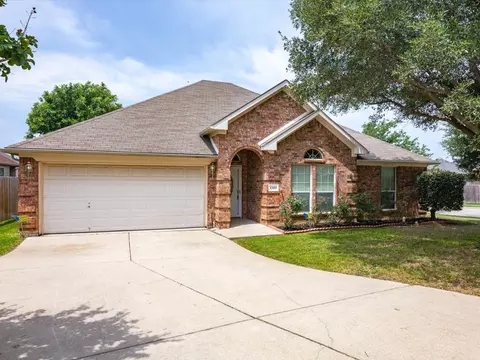1300 Concho Trl, Mansfield, TX 76063