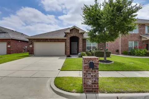 2652 Brookvalley Ln, Grand Prairie, TX 75052