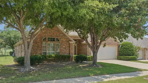 6109 Pine Hills Ln, Denton, TX 76210