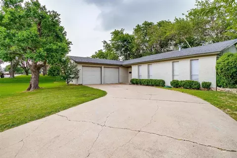 3125 Conejos Dr, Fort Worth, TX 76116