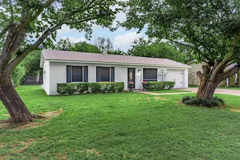 852 Rellia Dr, Terrell, TX 75160