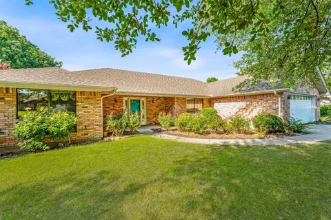 1003 Prairie Wind Blvd, Stephenville, TX 76401