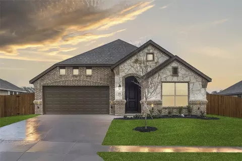 208 Magnolia Dr, Azle, TX 76020