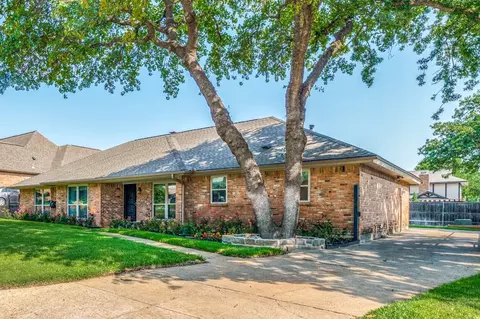 1715 Prestonwood Dr, Arlington, TX 76012