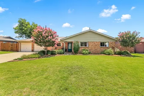 1109 Paula Ln, Euless, TX 76040