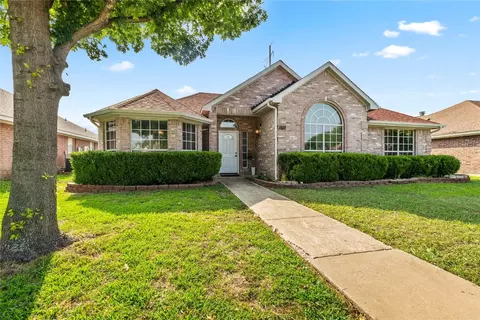 2710 Kingswood Dr, Garland, TX 75040