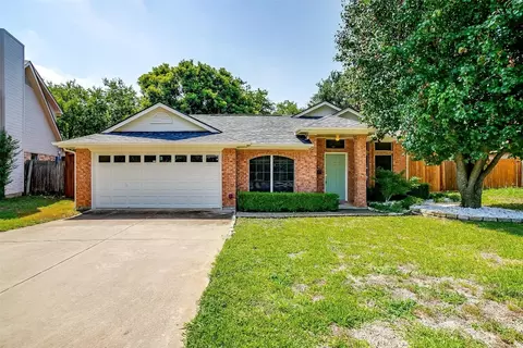 4308 Mayan Ct, Lake Worth, TX 76135