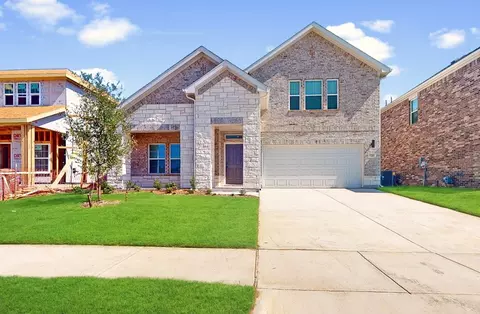 725 Carmen St, Forney, TX 75126