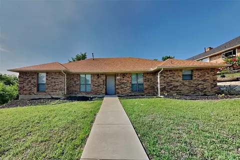 1708 Station Pl, Carrollton, TX 75007